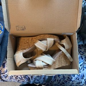 Toms Wedges